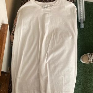 It’s only been worn twice and just got out the cleaners. It’s a small mens